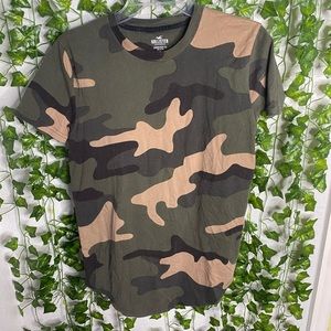 hollister camo tee